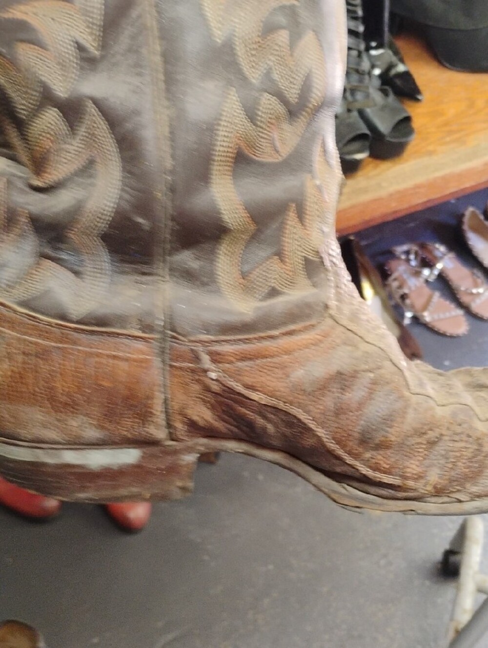 Justin Boots Brown Leather Embroidered Western Cowboy Boots - Picture 6 of 7